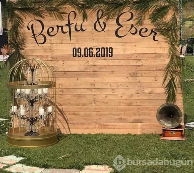 Berfu Yenenler: İyi ki birbirimizi bulduk! Sana çok aşığım
