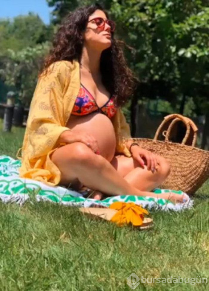 Cansu Tosun'dan yeni hamilelik pozları