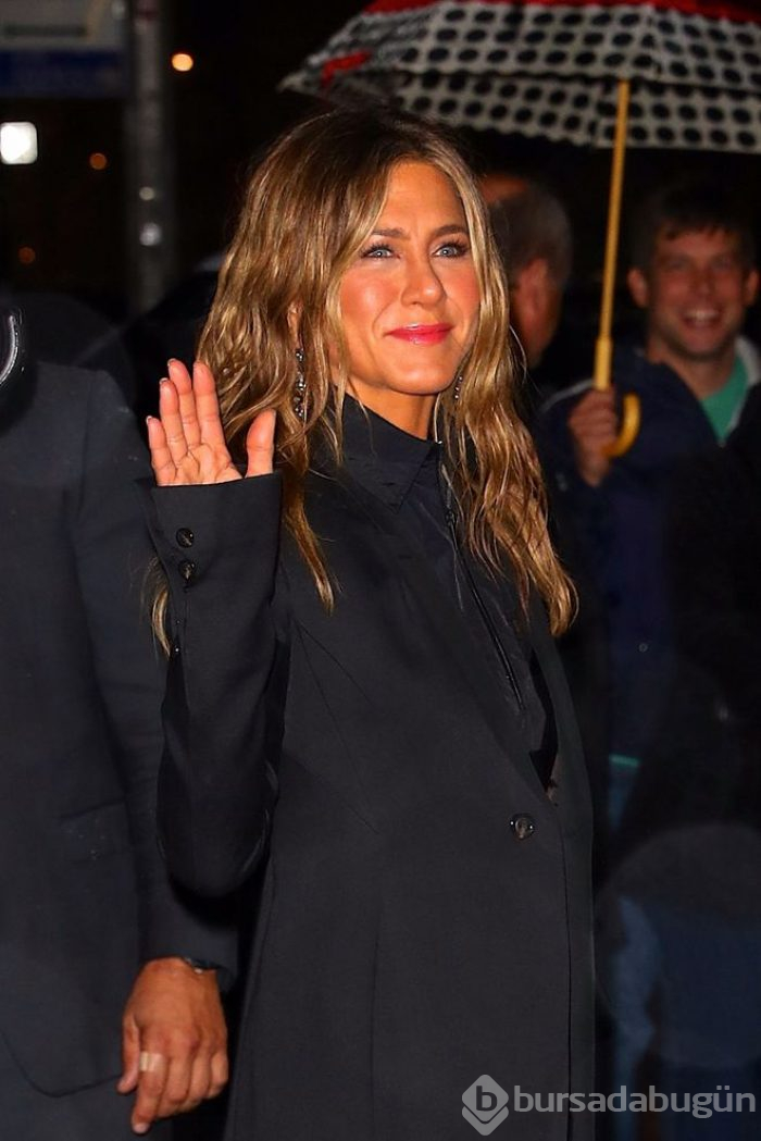 Jennifer Aniston 20 yaş genç göstermesinin sırrı
