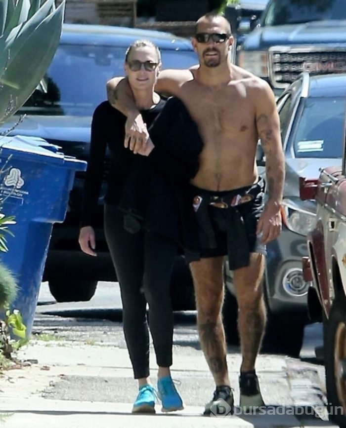 Robin Wright ile Clement Giraudet denizde aşka geldi