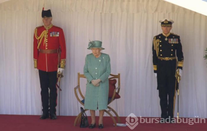 Kraliçe Elizabeth yanlız kutladı!