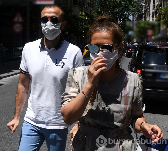 "Geçinemiyorum" diyen Demet Akalın, Okan Kurt'la iki farklı araçla Nişantaşı'na geldi