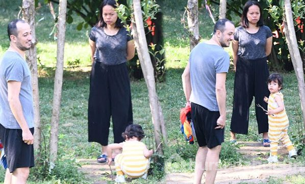 Sarp Apak, oğlunu parka götürdü