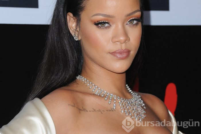 Rihanna aylık 415 bin dolara yaklaşık 3 milyon TL'ye ev kiraladı
