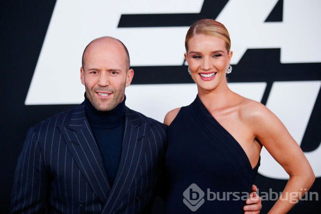 Rosie Huntington-Whiteley sezonu açtı