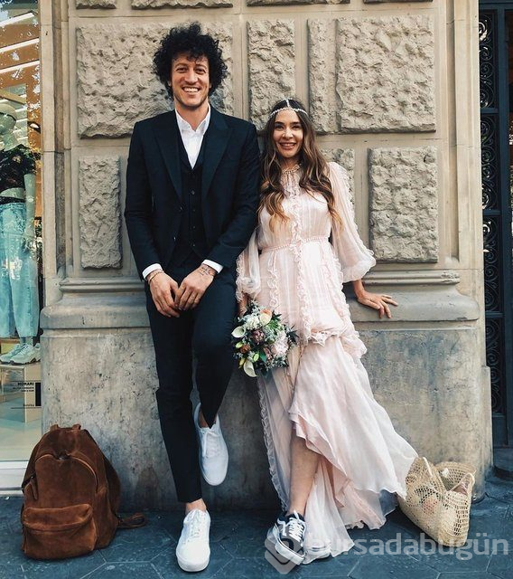 Müge Boz ile Caner Erdeniz'den romantik kutlama