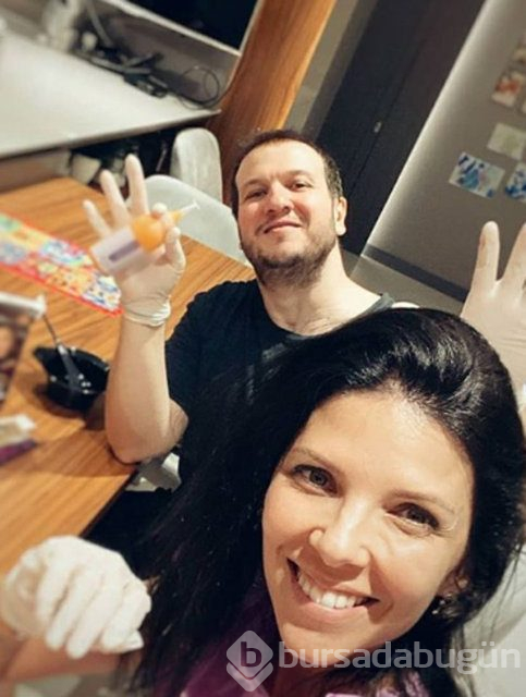 Şahan Gökbakar eşi Selin Ortaçlı'nın saçını boyadı