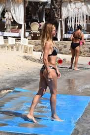 Ivana Sert tatil sezonunu açtı
