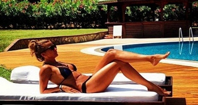 Ivana Sert tatil sezonunu açtı