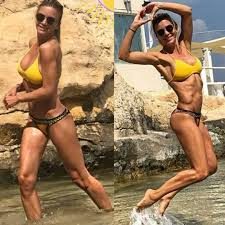 Ivana Sert tatil sezonunu açtı