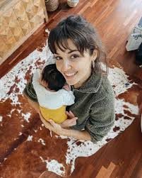 Hande Erçel'den teyze-yeğen pozu