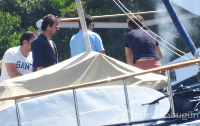 İbrahim Çelikkol teknede mangal yaptı