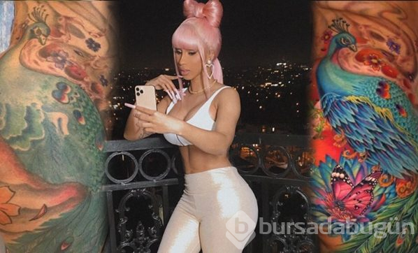 Cardi B kalçasındaki dövmesini yeniletti