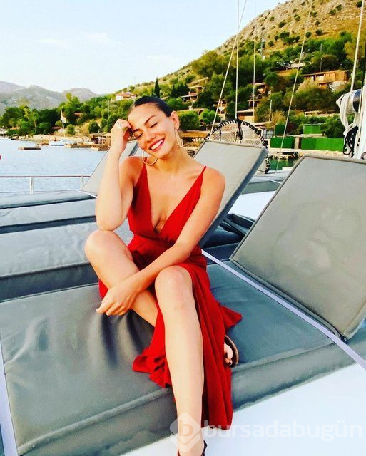 Tekne güzeli Demet