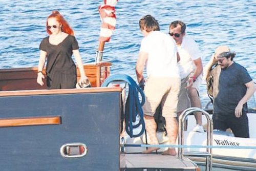 Nil Karaibrahimgil ailesiyle Bodrum'da