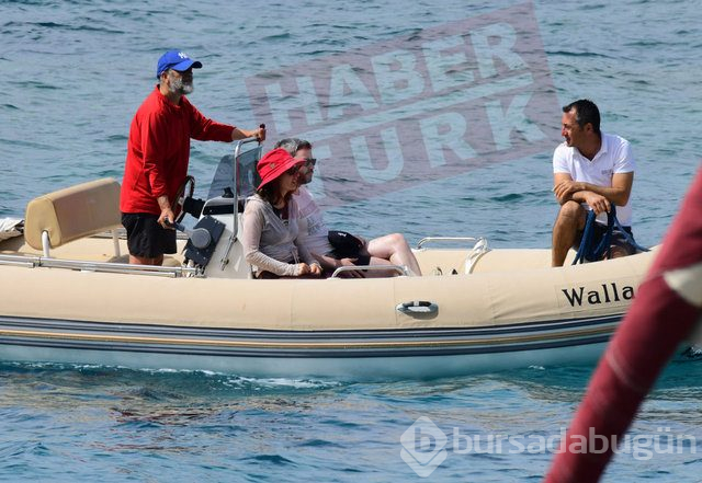 Nil Karaibrahimgil ailesiyle Bodrum'da