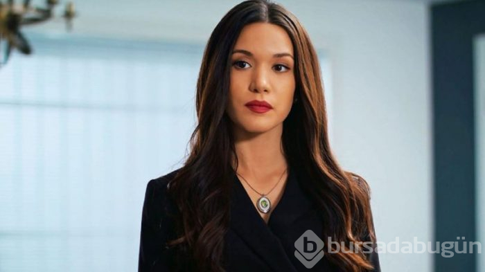 Çukur'un yıldızları Rıza Kocaoğlu ve Hazal Subaşı, aşklarını ilk defa sosyal medyadan ilan etti