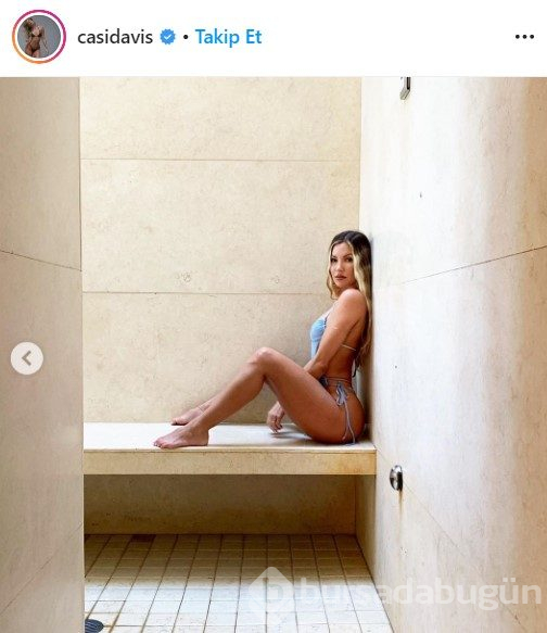 Cassandre Davis yine büyüledi! Bikinisiyle verdiği pozlar...