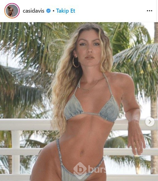 Cassandre Davis yine büyüledi! Bikinisiyle verdiği pozlar...