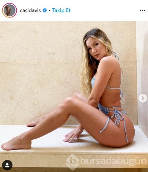 Cassandre Davis yine büyüledi! Bikinisiyle verdiği pozlar...