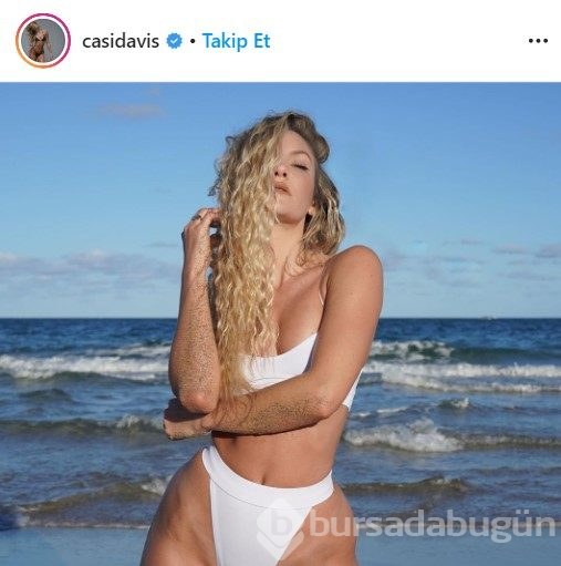 Cassandre Davis yine büyüledi! Bikinisiyle verdiği pozlar...