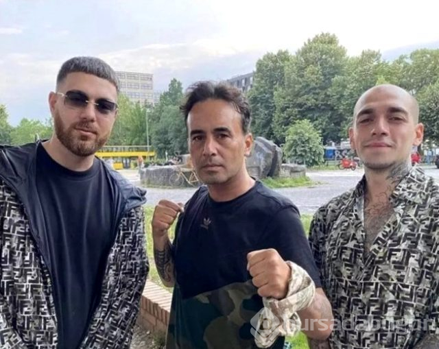 Yıllardır kullandığı bandana ve gözlüğünü çıkarıp poz veren Killa Hakan'ı görenler tanıyamadı