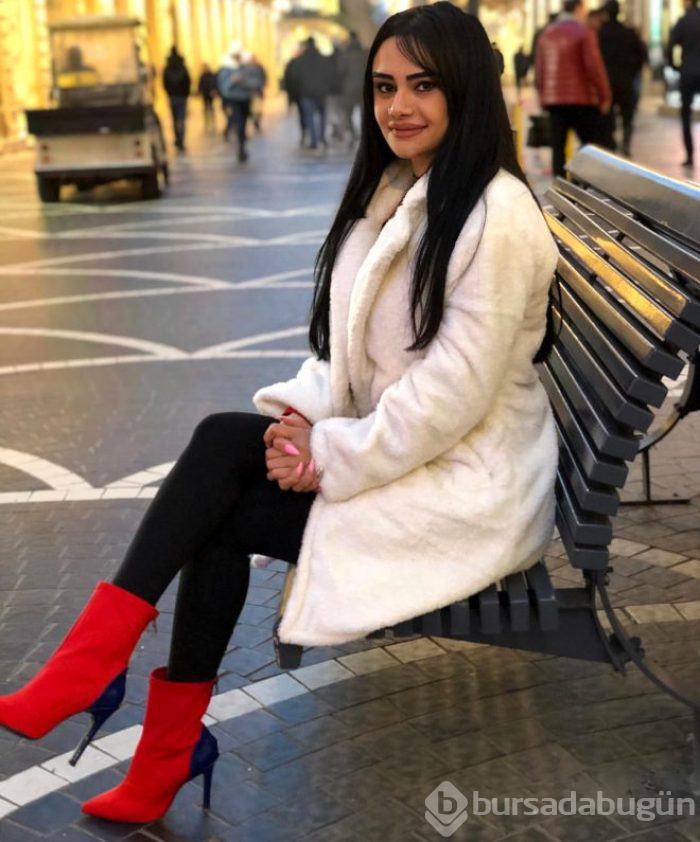 Çırılçıplak pozunu sansürsüz paylaşan fenomen gelin adayı Naz Mila, hayranlarını kızdırdı