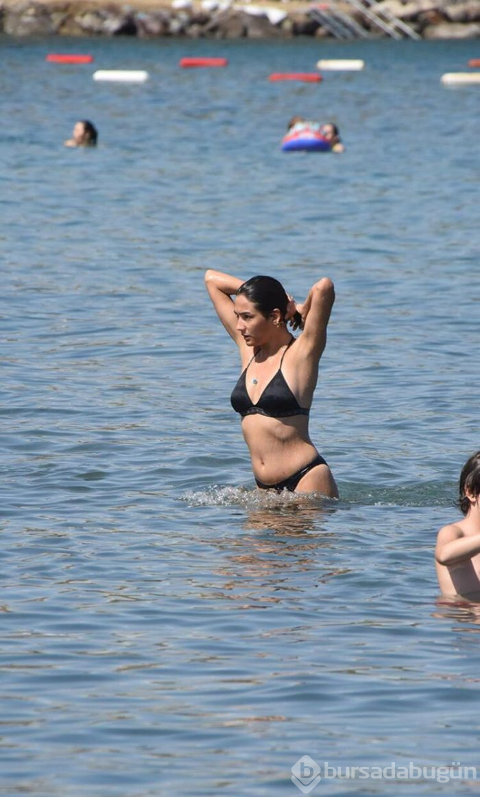 Aybüke Pusat çılgına döndü: O fotoğrafları silin!