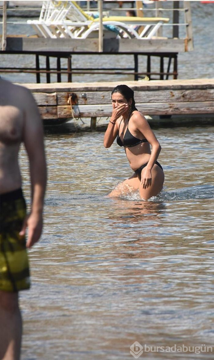 Aybüke Pusat çılgına döndü: O fotoğrafları silin!