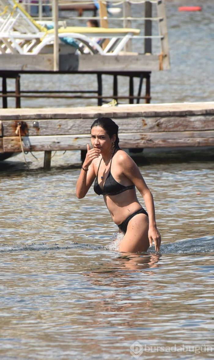 Aybüke Pusat çılgına döndü: O fotoğrafları silin!