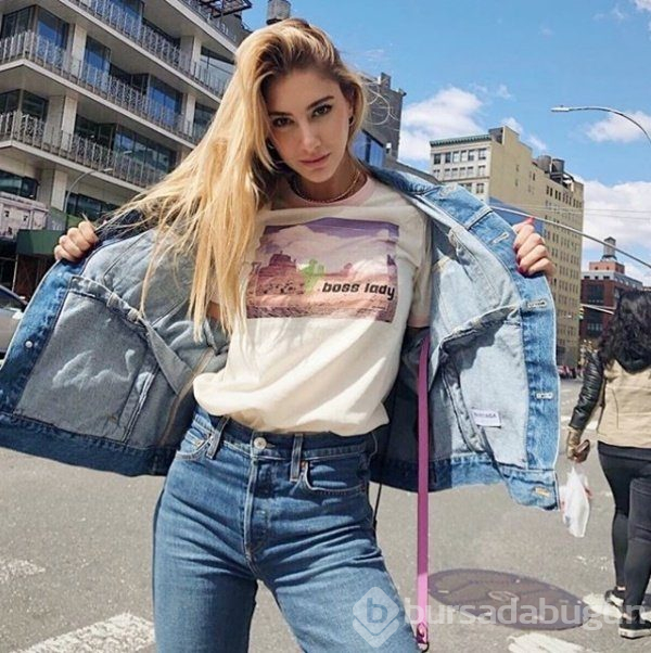 Şeyma Subaşı kendi markası için bikinili poz verdi