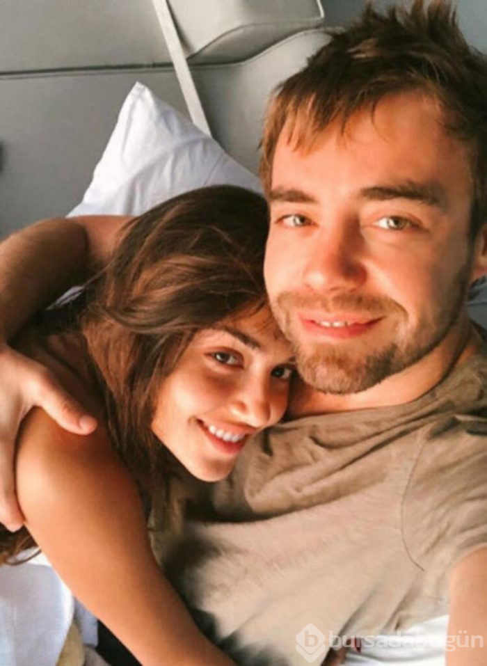 Murat Dalkılıç'tan sevgilisi Hande Erçel'e masaj!