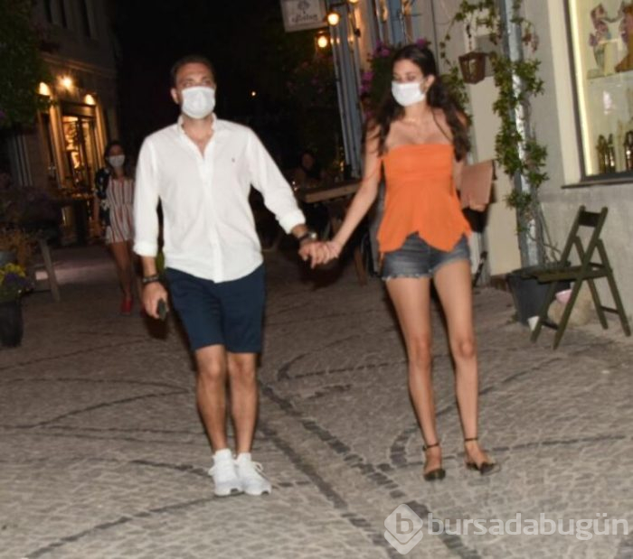 Defne Samyeli'nin kızı Deren Talu ve sevgilisi Baran Tınaz, Alaçatı'da