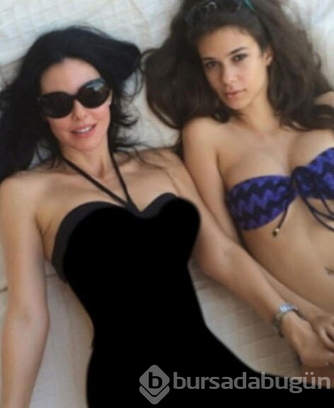 Defne Samyeli'nin kızı Deren Talu ve sevgilisi Baran Tınaz, Alaçatı'da