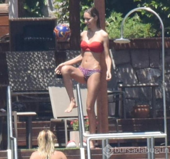 Brezilyalı gelin plajda şov yaptı