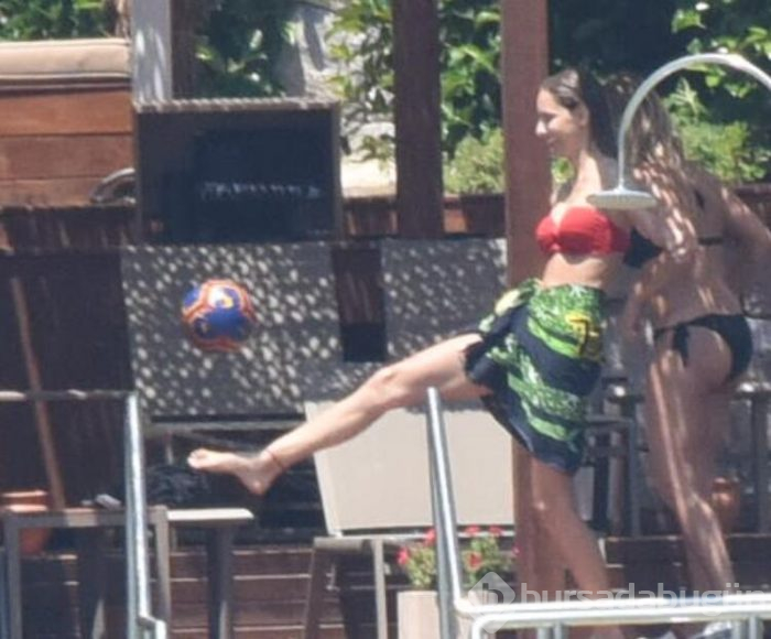 Brezilyalı gelin plajda şov yaptı