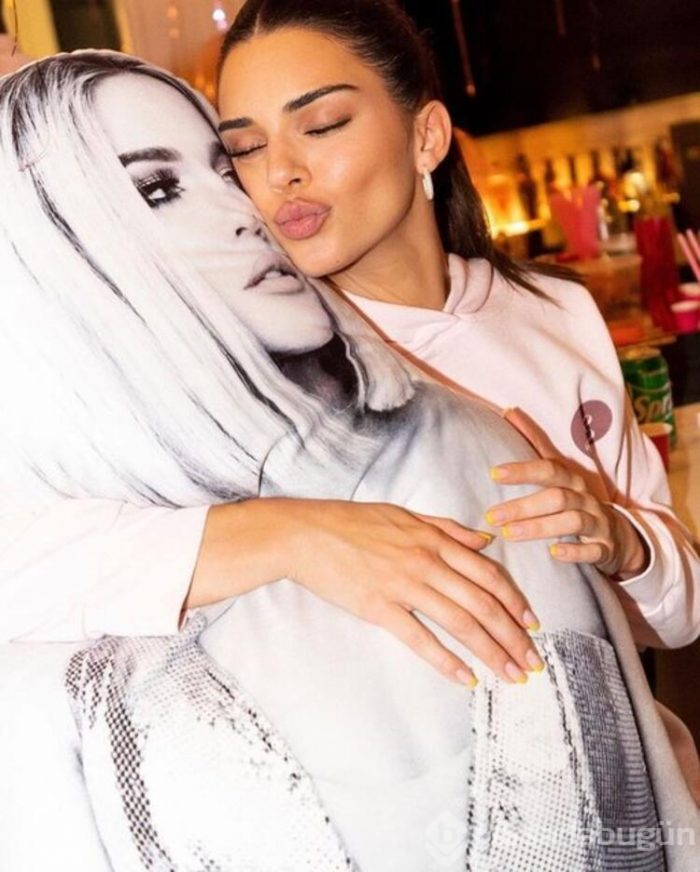 Khloe Kardashian'ın maskeli ve dezenfektanlı doğum günü partisi