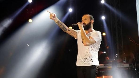 Berkay'a polis şoku! Konser olaylı bitti