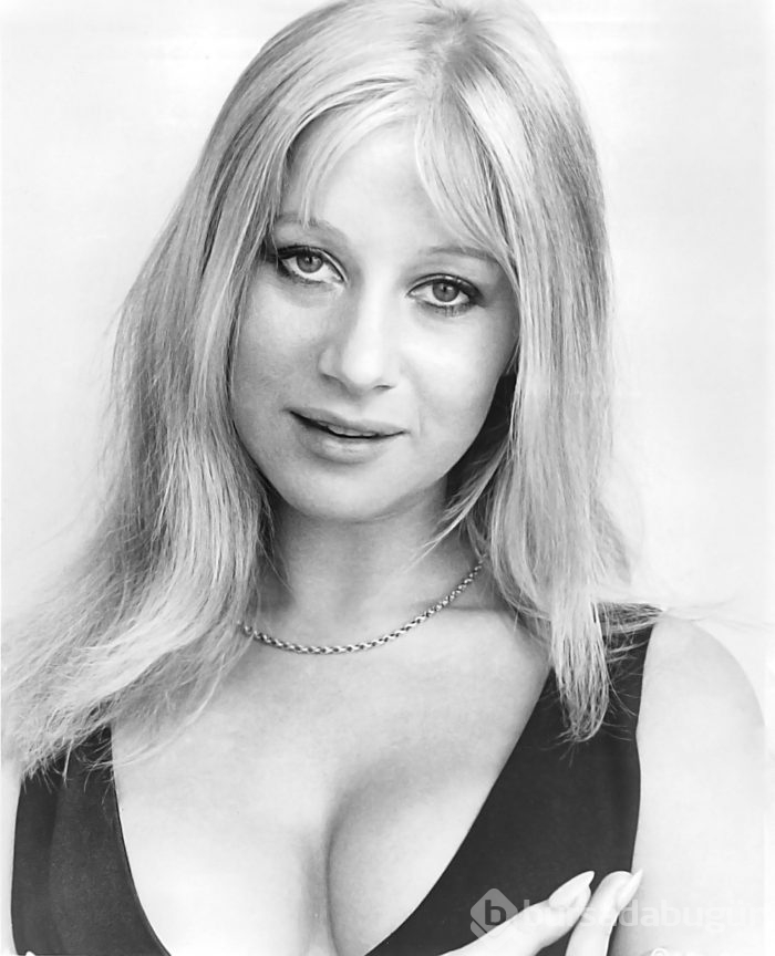 Helen Mirren, uçaktaki haliyle şaşırttı