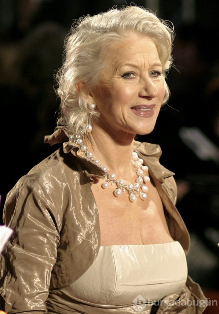 Helen Mirren, uçaktaki haliyle şaşırttı