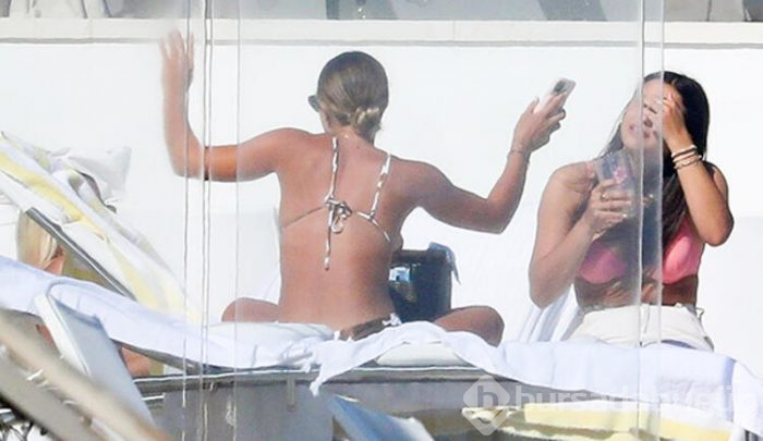 Sofia Richie yat turuna çıktı