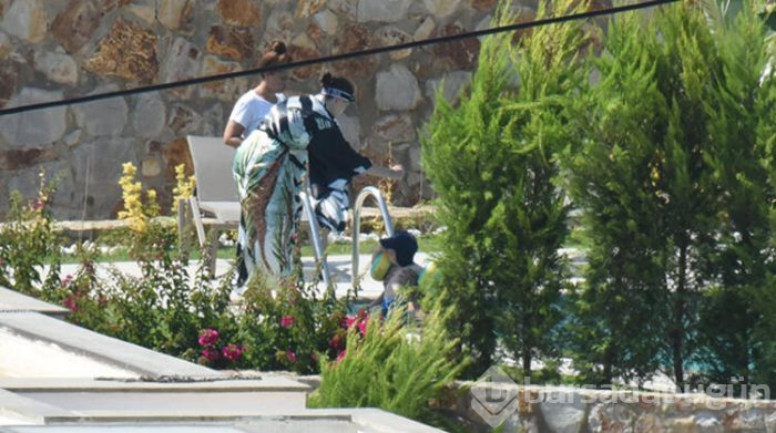 Burak Özçivit, Fahriye Evcen ve Karan'ın Bodrum tatili