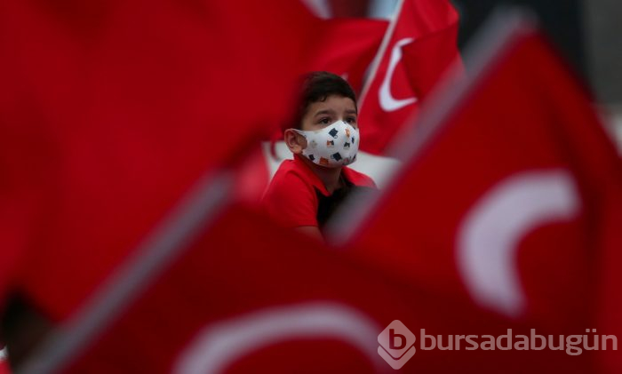 Bursa'da vatandaşlar demokrasi için meydanlara akın etti
