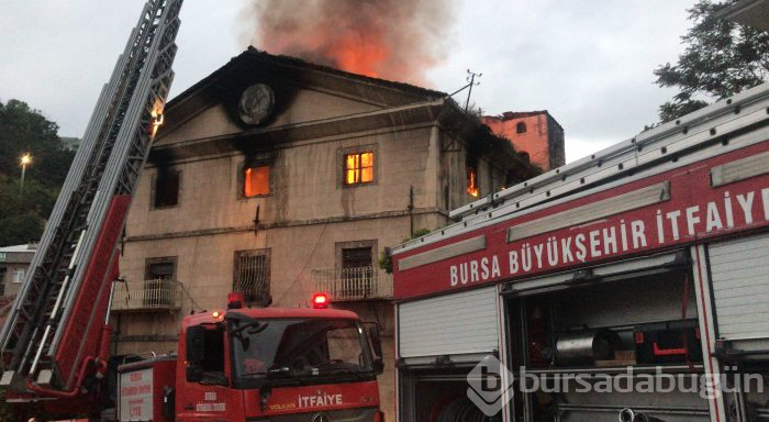 Bursa'da tarihi binada yangın