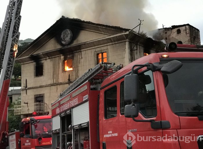 Bursa'da tarihi binada yangın