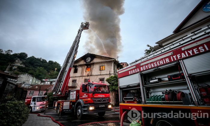 Bursa'da tarihi binada yangın