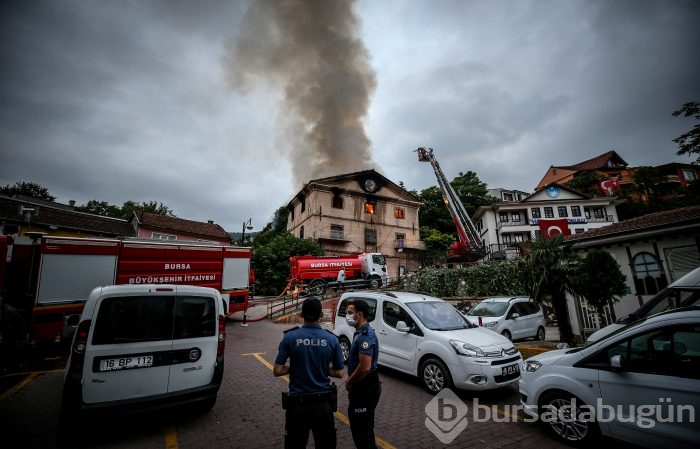 Bursa'da tarihi binada yangın