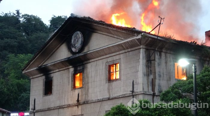 Bursa'da tarihi binada yangın