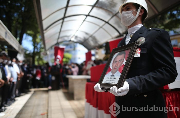 Şehit komiser yardımcısı, Bursa'da gözyaşlarıyla toprağa verildi