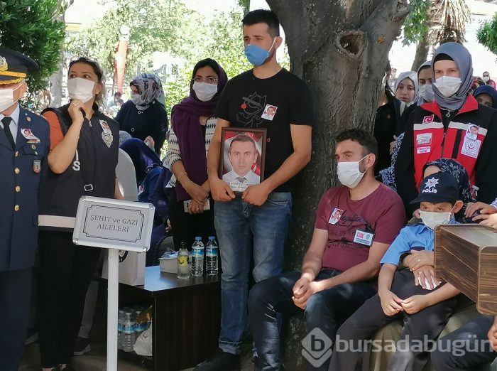 Şehit komiser yardımcısı, Bursa'da gözyaşlarıyla toprağa verildi